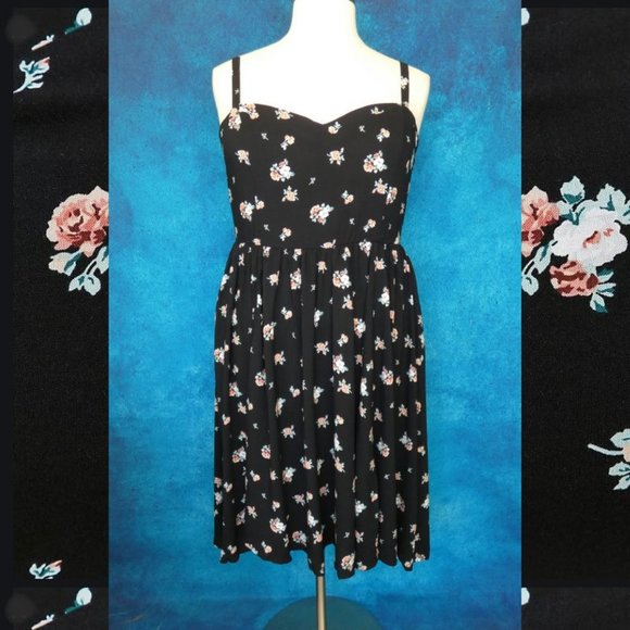 NWT Torrid Black Floral Challis Sharkbite Dress 2X - Picture 4 of 13